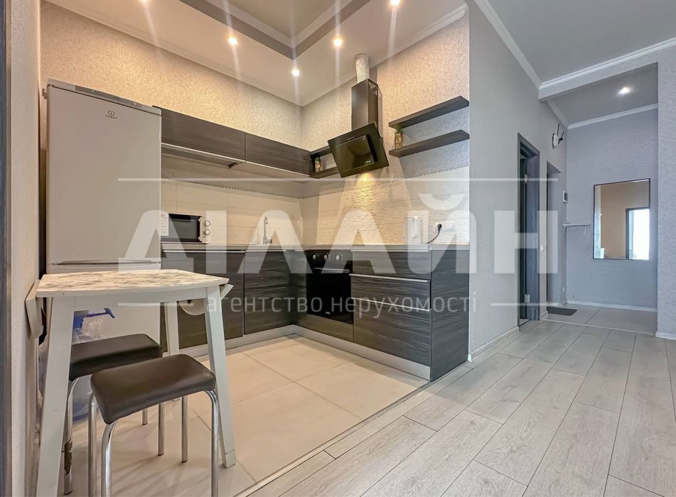 Краща пропозиція! 2кімн. квартира  у закритому комплексі. Центр міста!