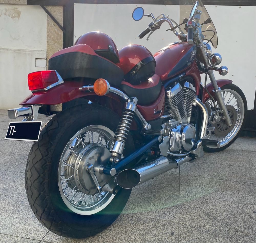 Suzuki Intruder VS750