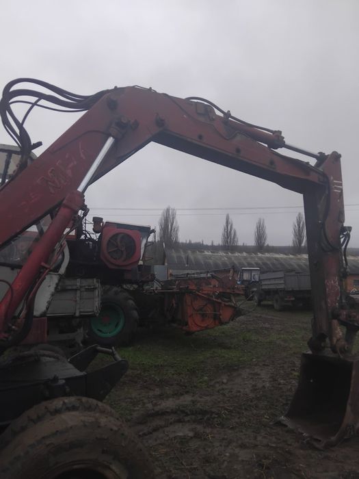 Продам ескаватор