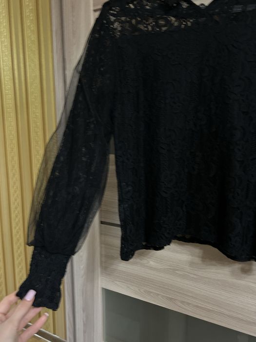 чорна блуза