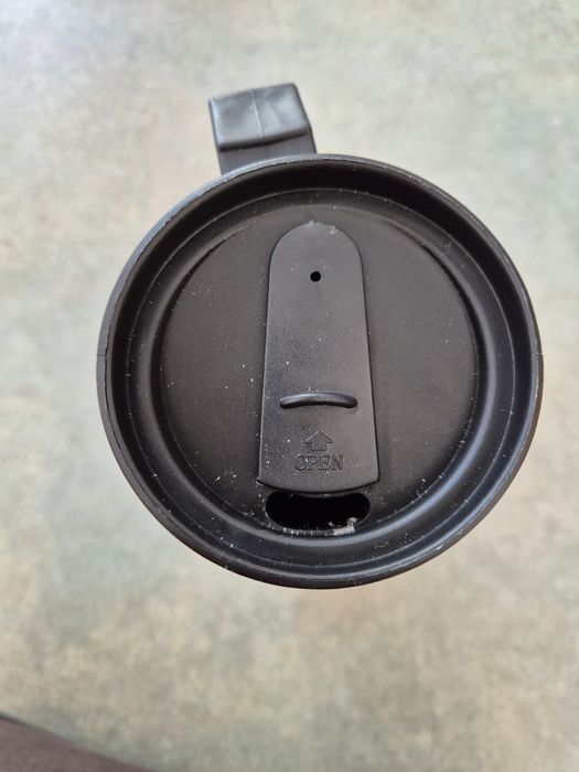 Kubek termiczny szary do samochodu