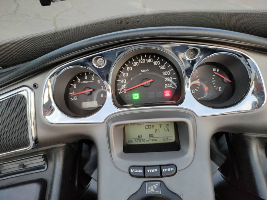 HONDA GOLD WING 1800 , 39000 родного пробега  новая резина Bridgestone