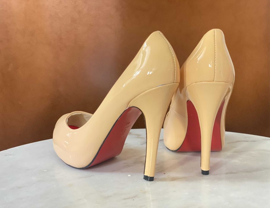 Sapatos Louboutin nº40 Lisboa