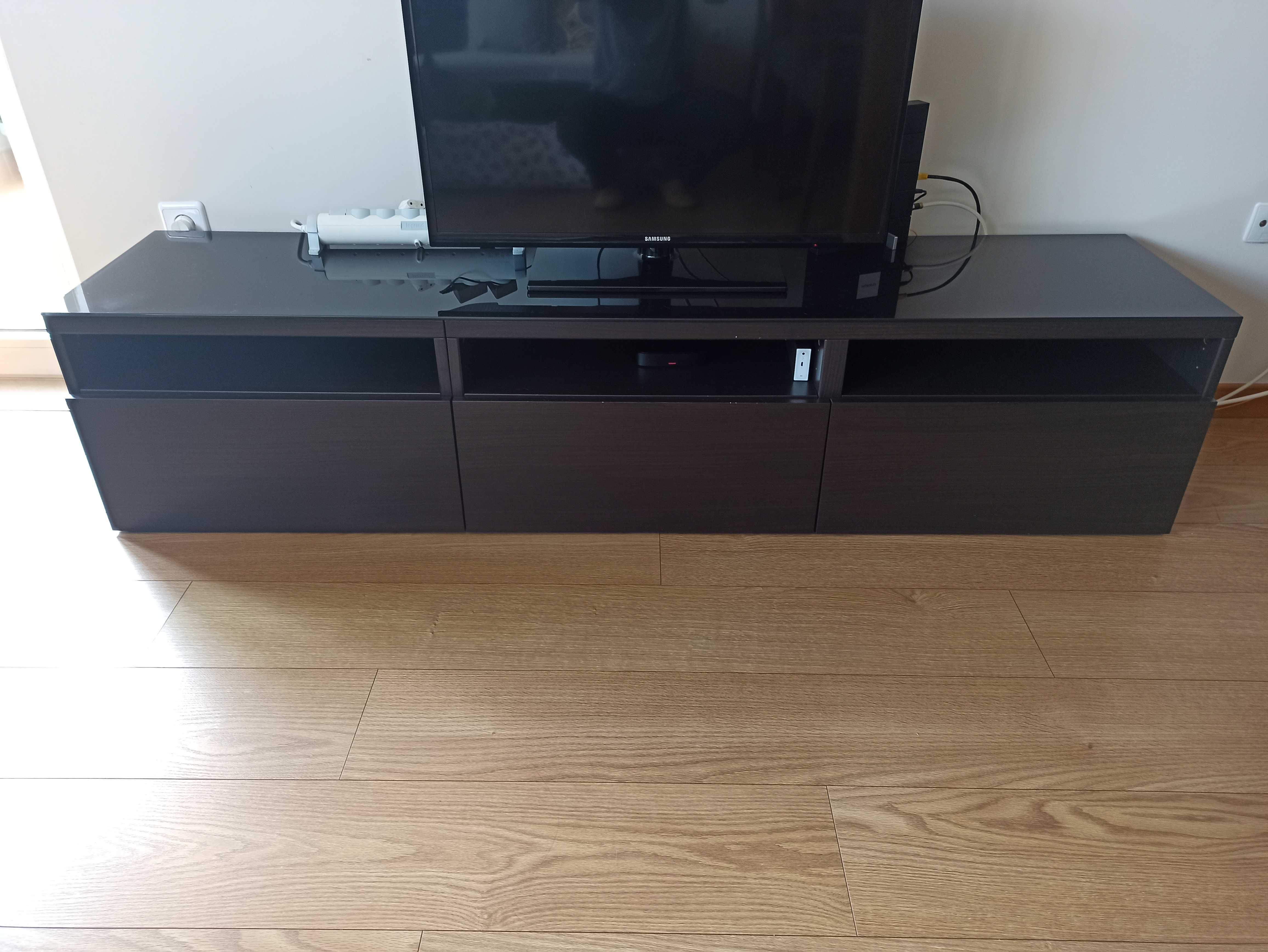 Móvel TV BESTA IKEA 180x40x40 preto-castanho, usado, em bom estado