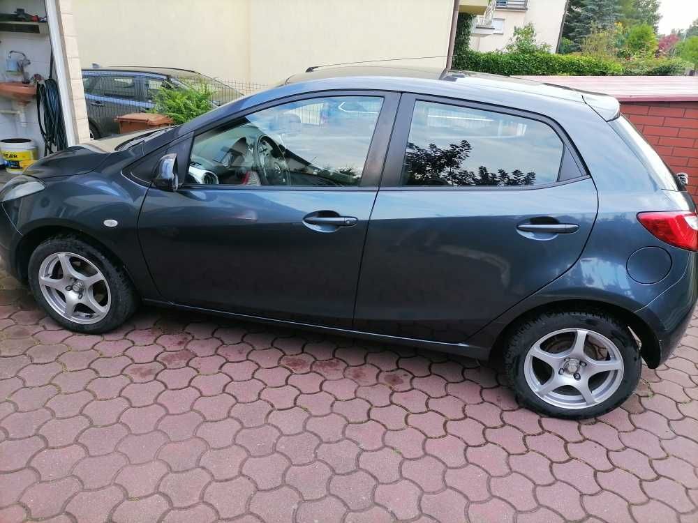 Mazda 2 1.3 86 KM 2010r.