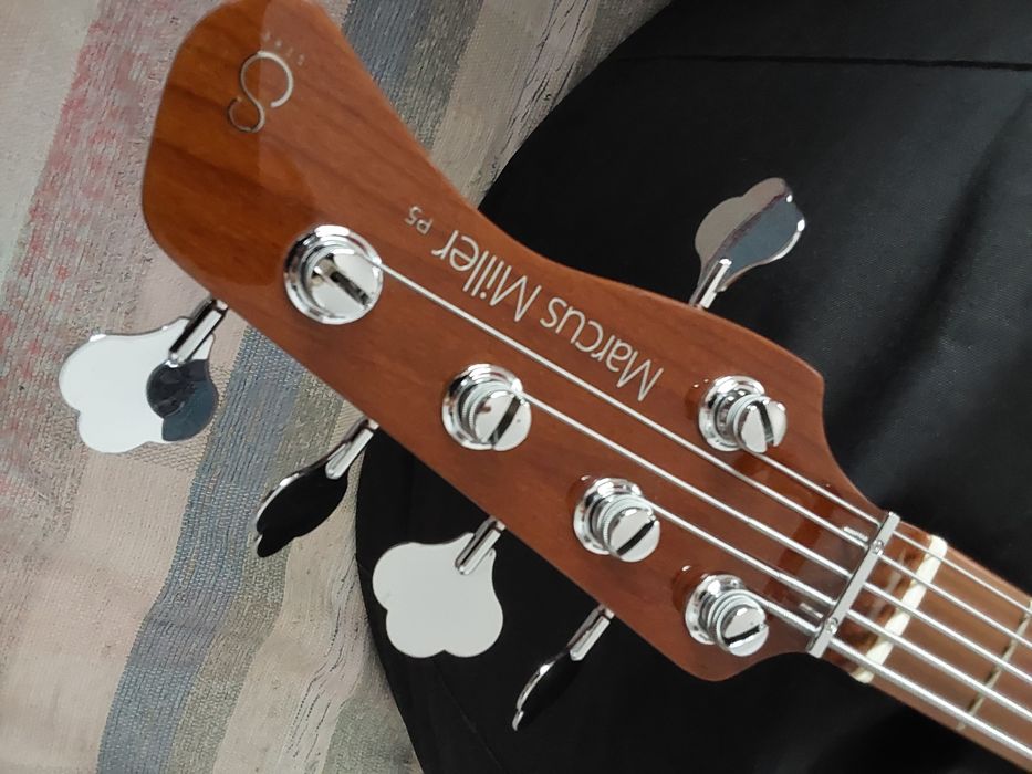 Baixo Marcus Miller P5 Alder 5 cordas