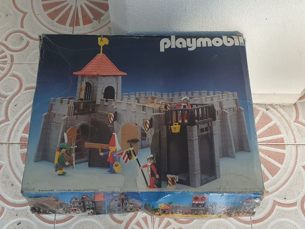 lego castelo Playmobil com bonecos e outros adereços