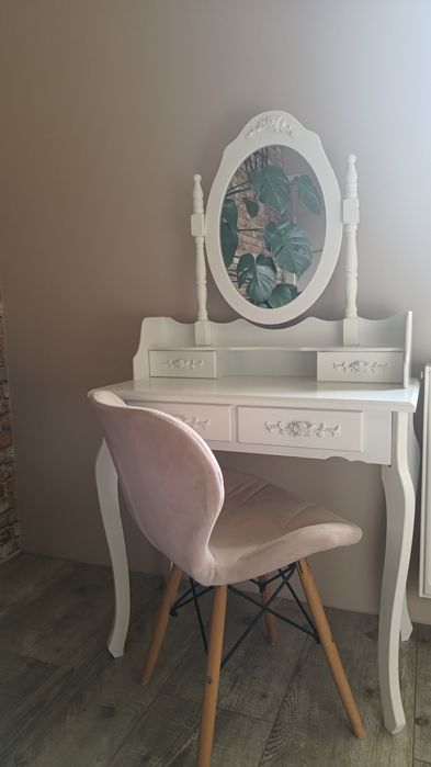 Toaletka do sypialni