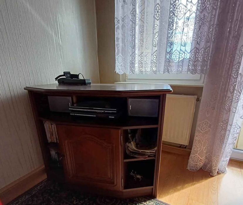 Dębowa szafka pod telewizor