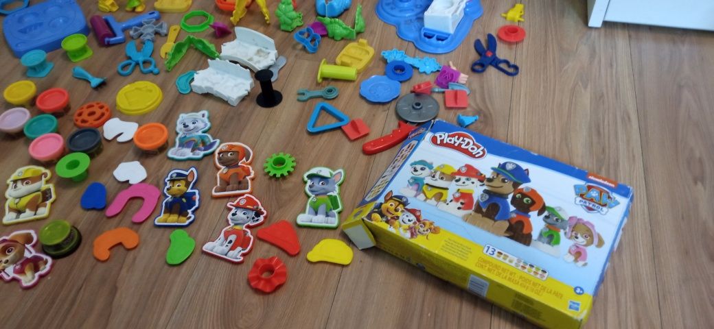 Duży zestaw Play doh, psi patrol, śmeiciarka, lodziarnia itp