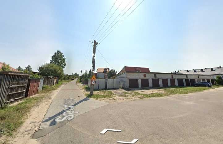 Garaż murowany z kanałem