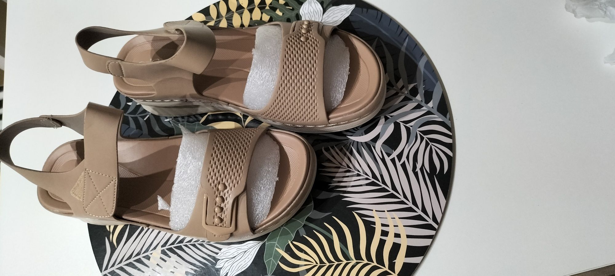 Buty damskie -sandały-Nowe rozm.39