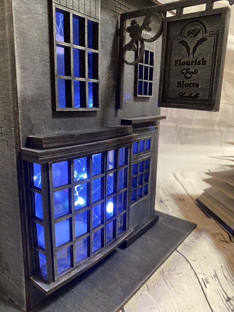 Книжкова крамниця Гаррі Поттер Harry Potter дім з дерева