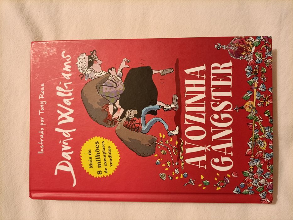 Livro  "Avozinha gangster" de David Walliams