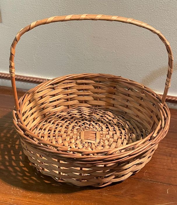 Cesto de vime usado