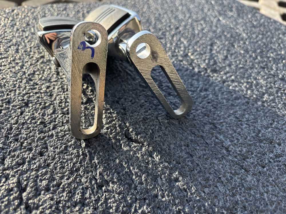 Podnóżki tylne Harley-Davidson Touring Street Road Glide stopki uchwyt