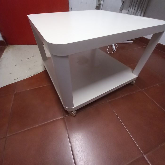 Mesa de salaem bom estado