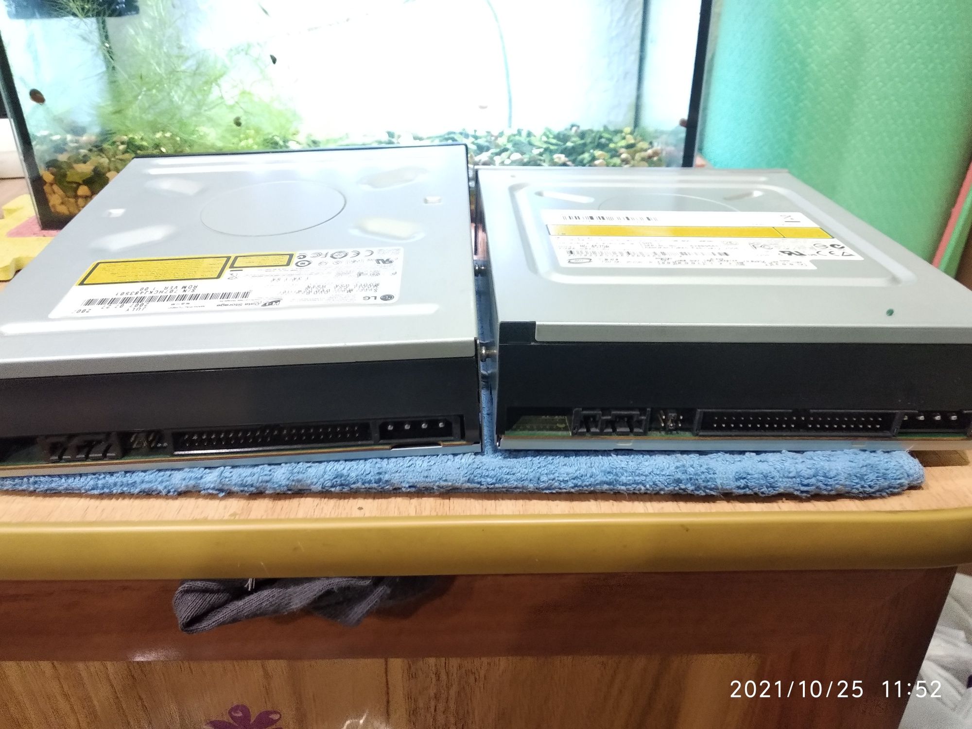 Привод для ПК DVD-RW.