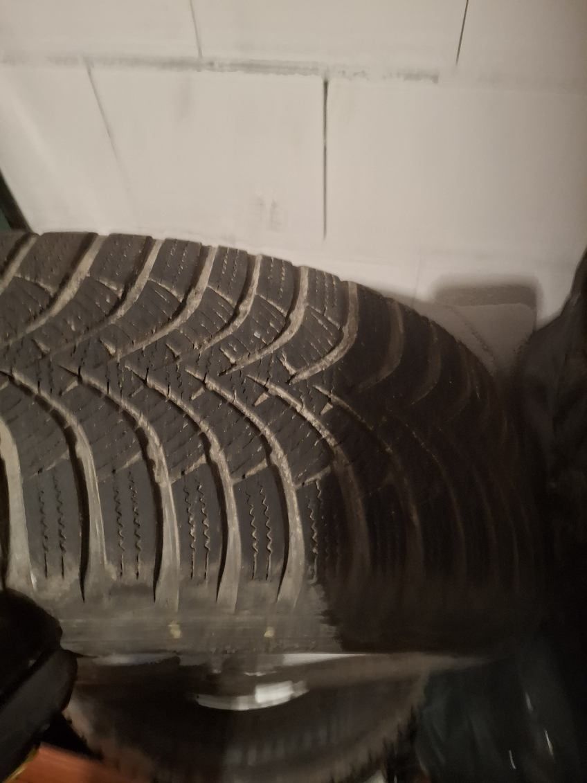 Alufelgi z oponami zimowymi 195 na 15 4 szt