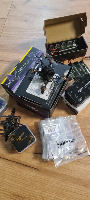 Flywoo firefly18  1S o4 BNF-DJI, 8 baterii ładowarka