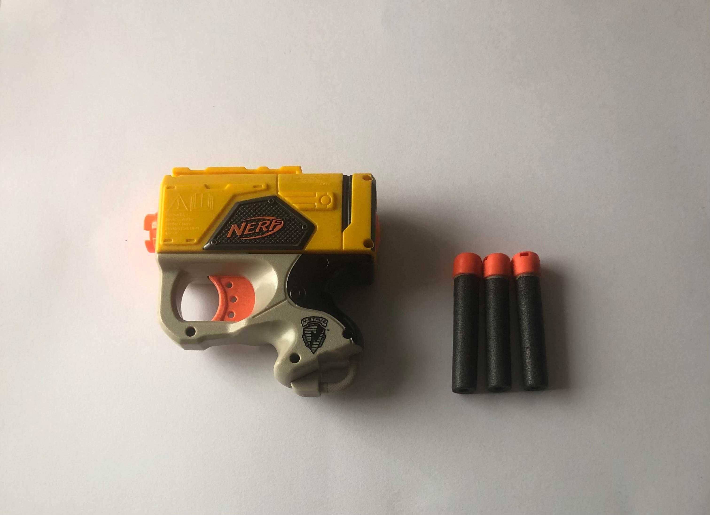 pistolet nerf N-strike reflex-9  jednostrzałowy żółty