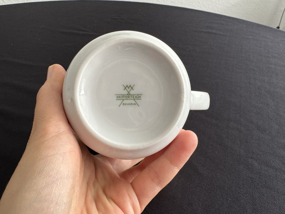 Porcelanowy kubek z motywem myśliwskim