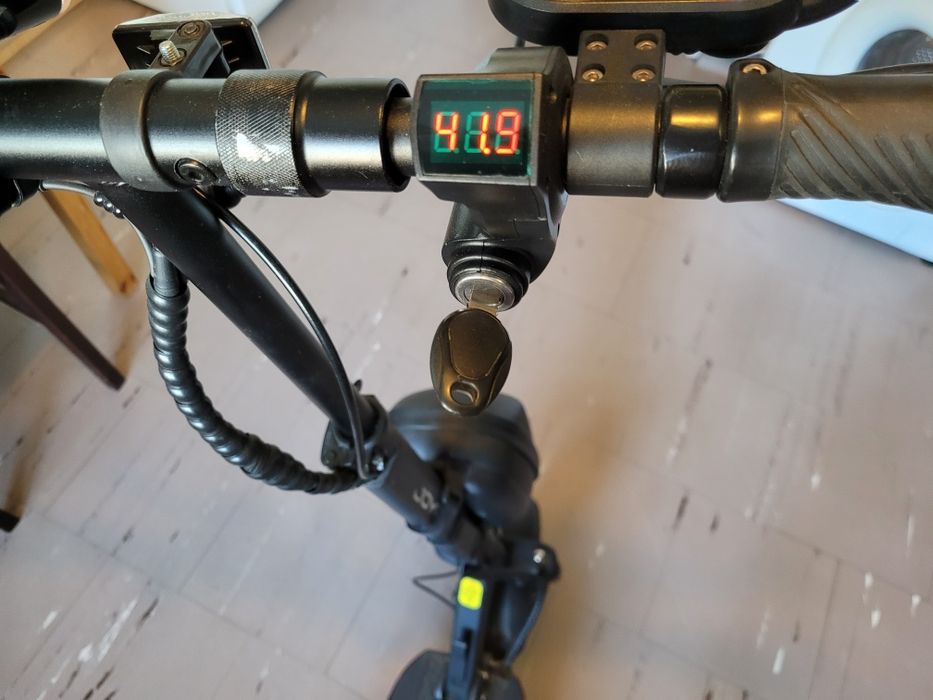 Hulajnoga elektryczna Joyor Y6S uszkodzona