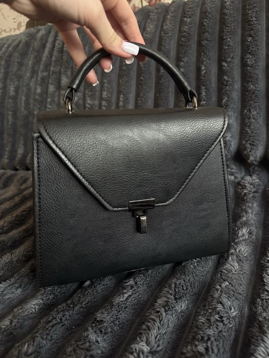 Сумка шкіряна чорного кольору