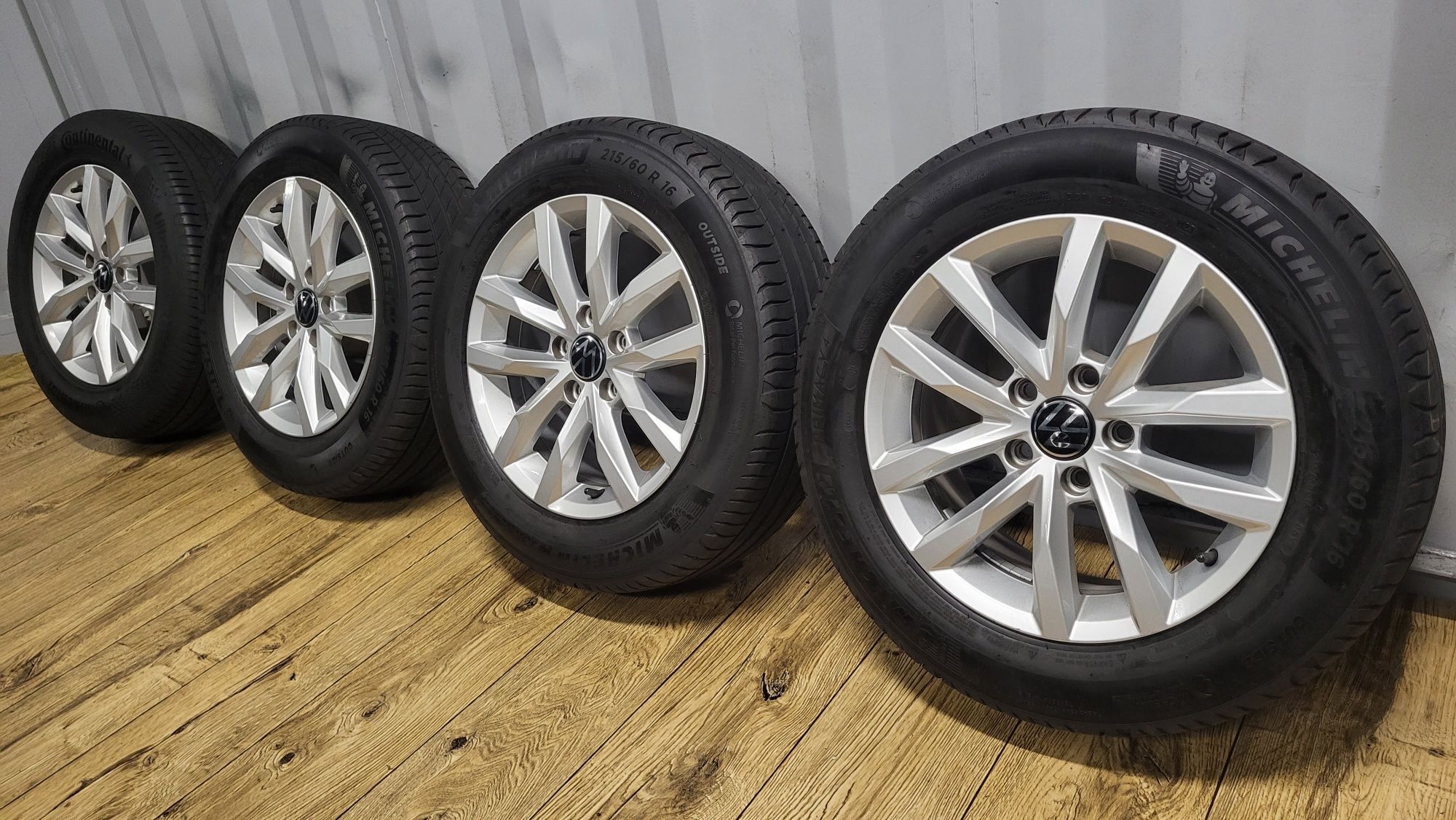 Alufelgi Vw 16" 5x112 z oponami 215/60 R16 Passat B8 B7 Touran