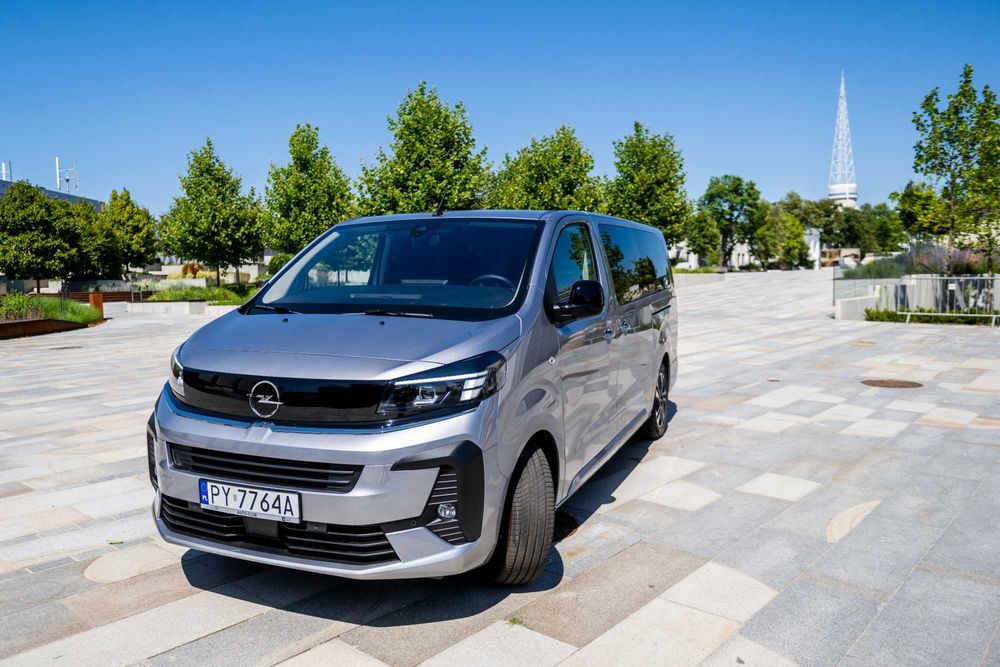 Wynajem BUS PREMIUM - 8 osób. Tylko nowe pojazdy. Firma Poznań