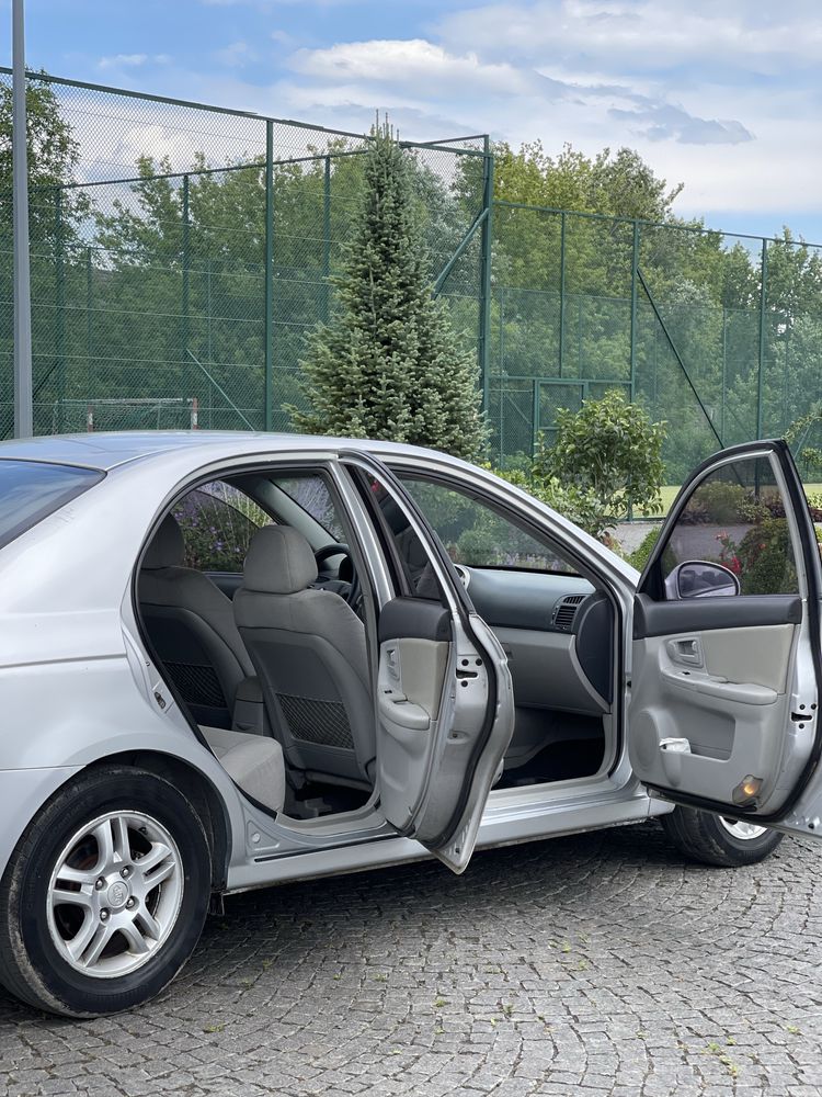 Продам Kia Cerato 1.6 в Дуже Гарному стані , Обслужена!