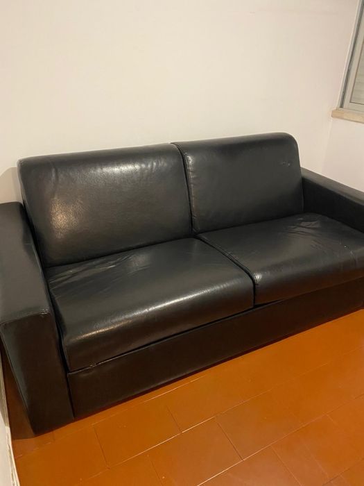 Sofá cama em pele