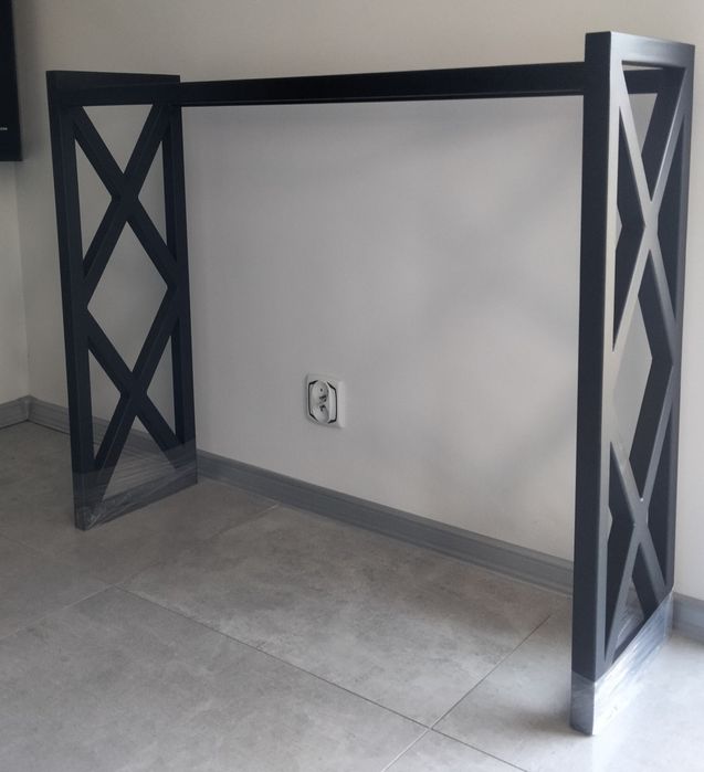 Konsola  stylu loft.
