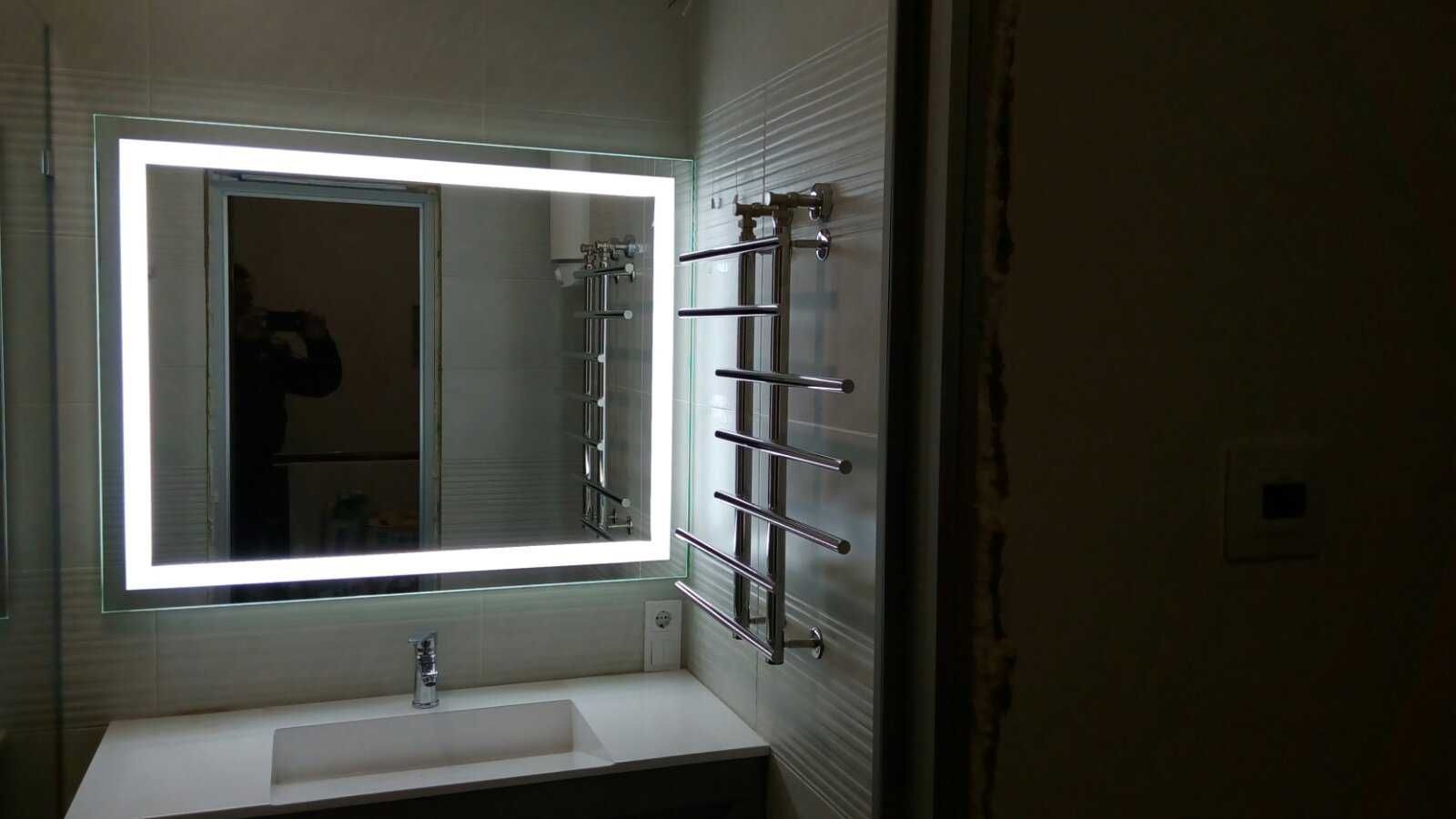 Влагостойкое зеркало с LED подсветкой в ванную (ЯРКАЯ LED лента 17W)