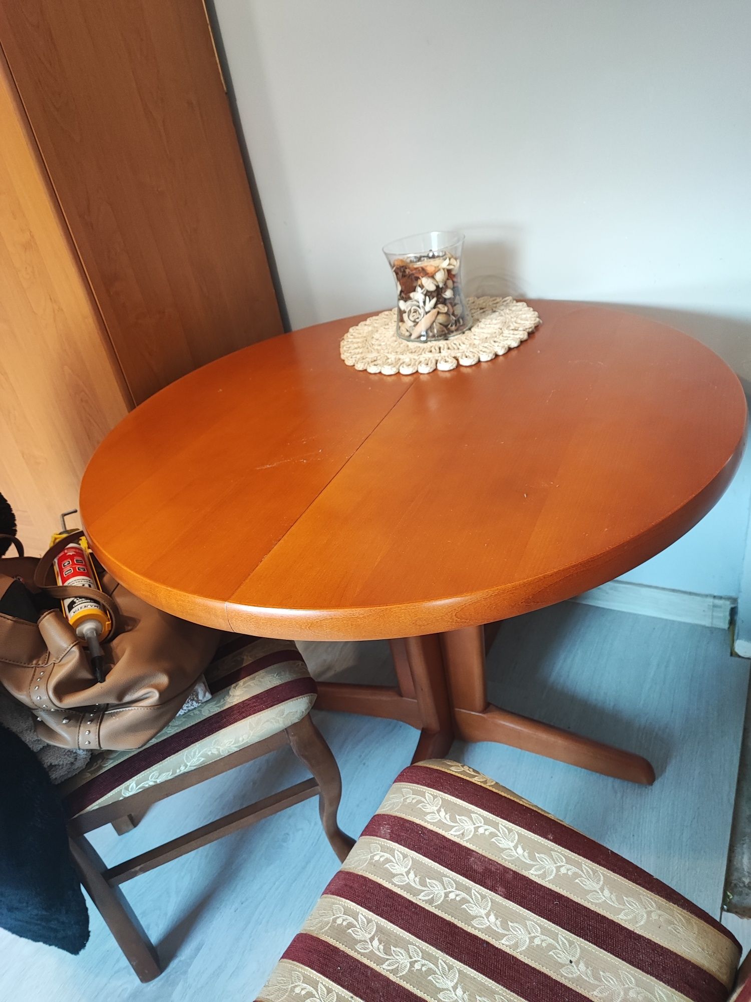 Stół rozkladany + krzesła