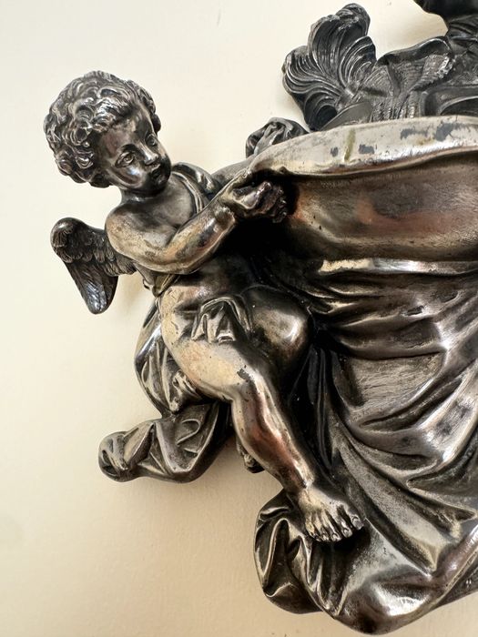 Linda pia de água benta de parede, italiana,  final do século XIX.