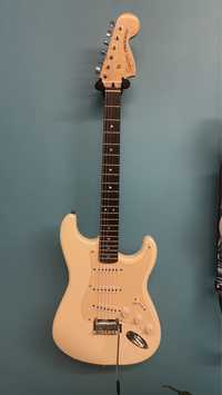Squier affinity stratocaster SSS