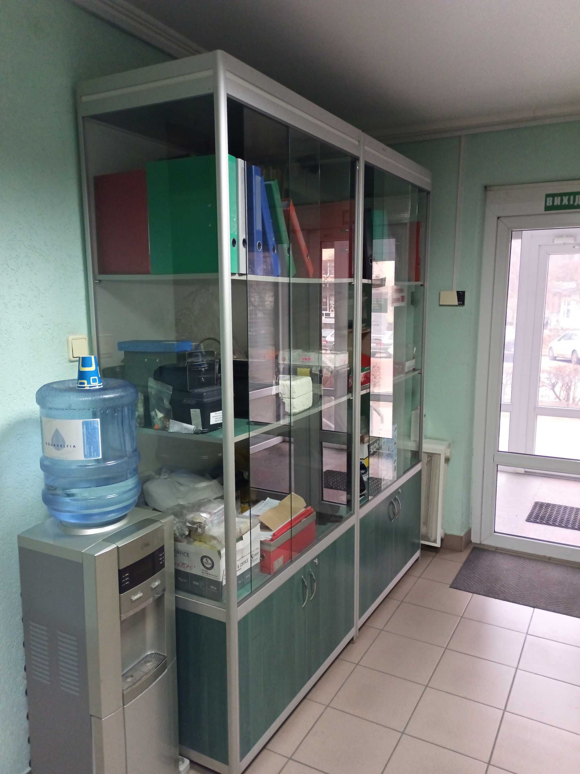 Торгове обладнання Меблі Полки Шафи Стелажі для магазину офісу дома