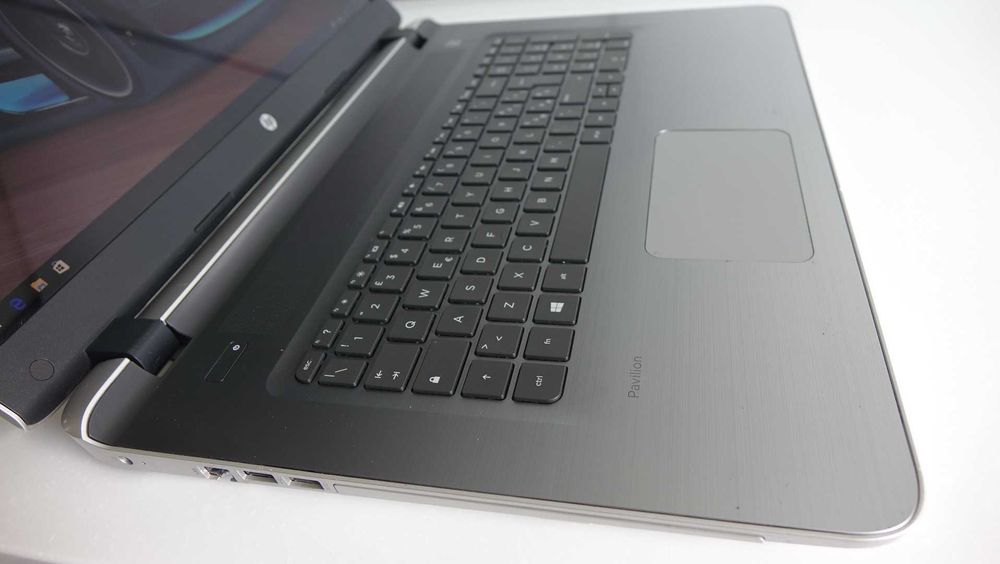 HP Pavilion 17-G 17.3 AMD A8-7410 8gb 256gb M360 2gb АКБ 100% Win10