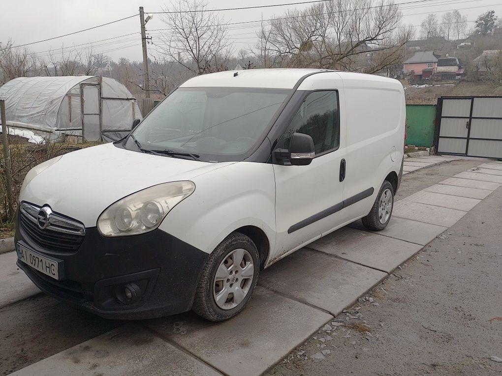 Opel combo 2012.