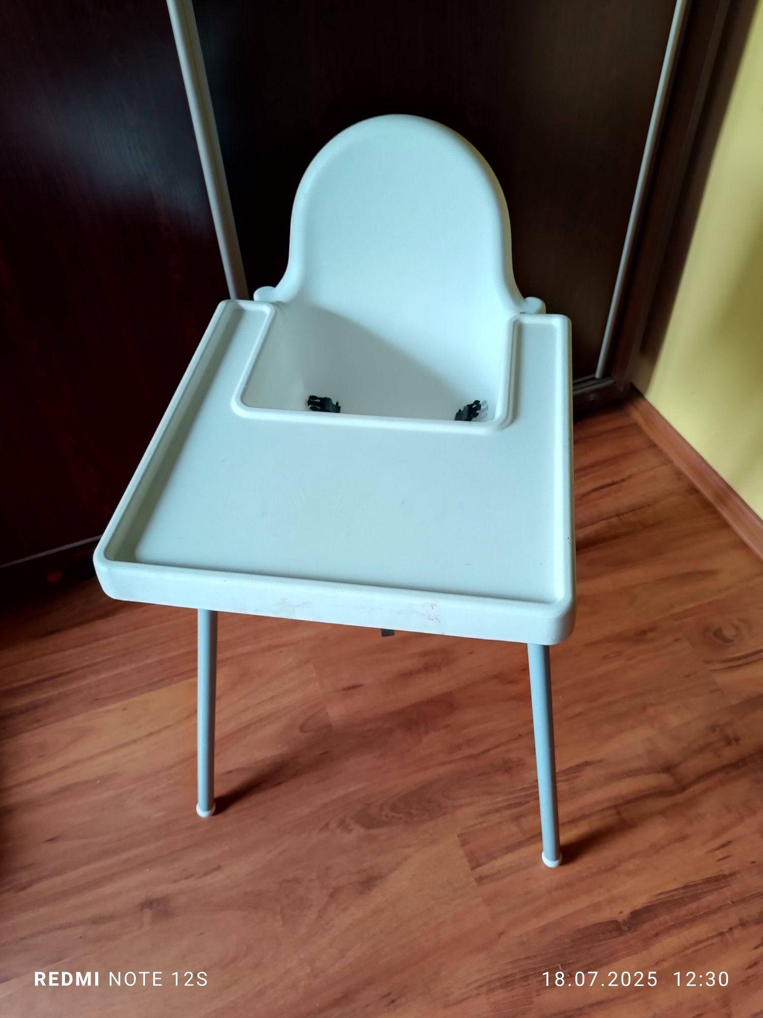 Sprzedam krzesełko i stojak firmy IKEA