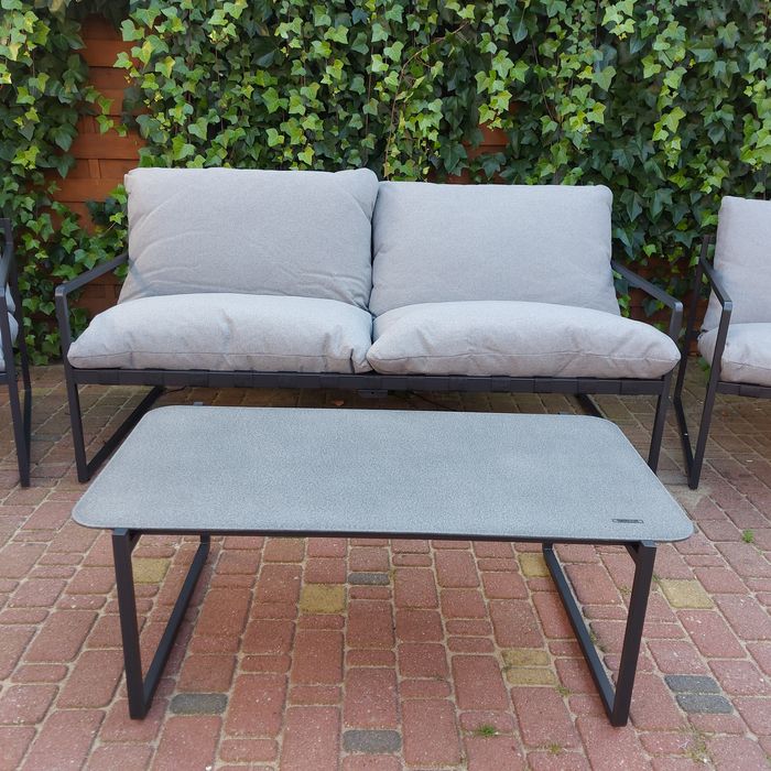 Zestaw sofa ,dwa fotele stolik.