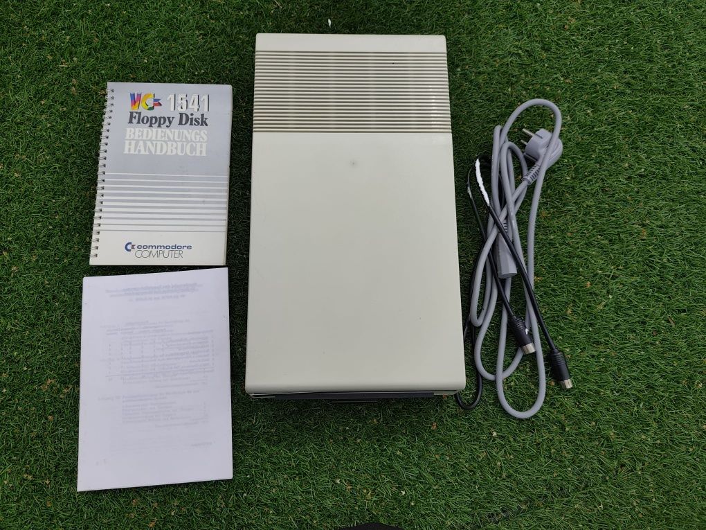Stacja Dyskietek Commodore VC1541 w boxie