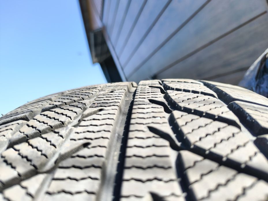 Opony zimowe 235/45 R19 SW 608 Goodride Snowmaster