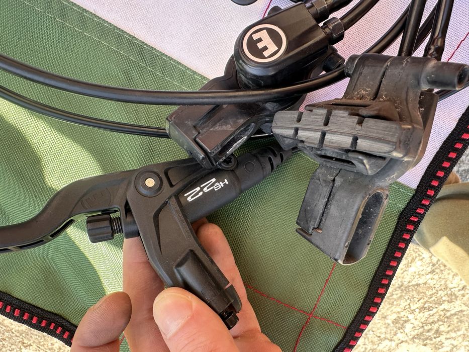 Hamulce plus klamki magura HS22