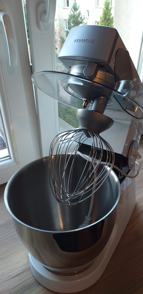 Sprzedam robot "kenwood"