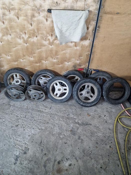 Продам колеса на скутера