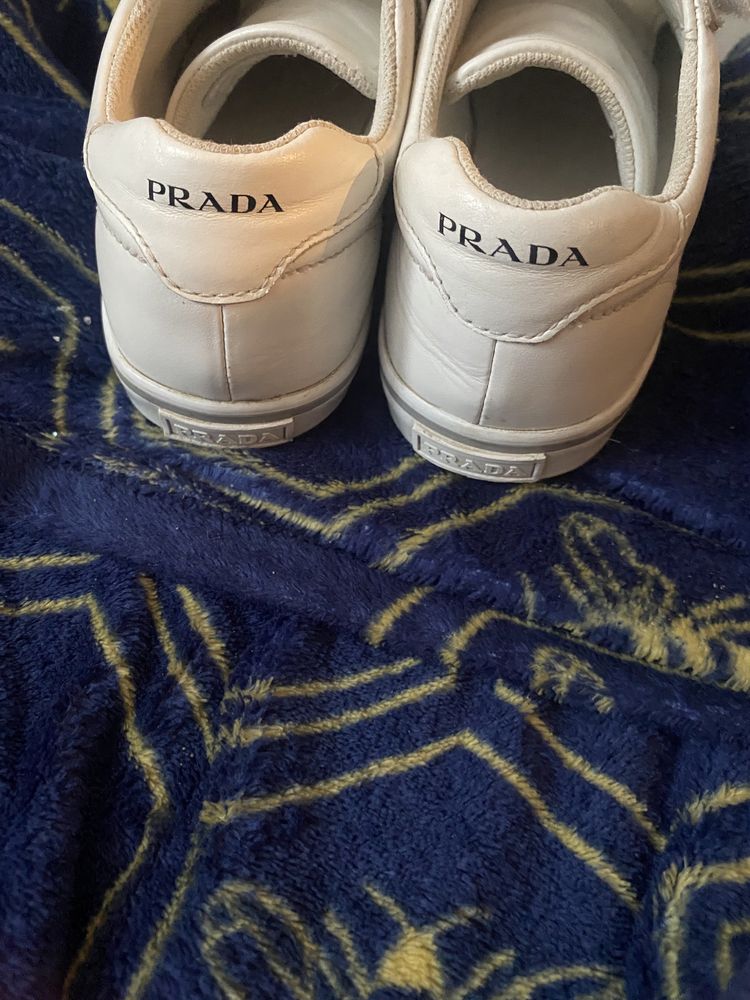 Oryginalne buty Prada