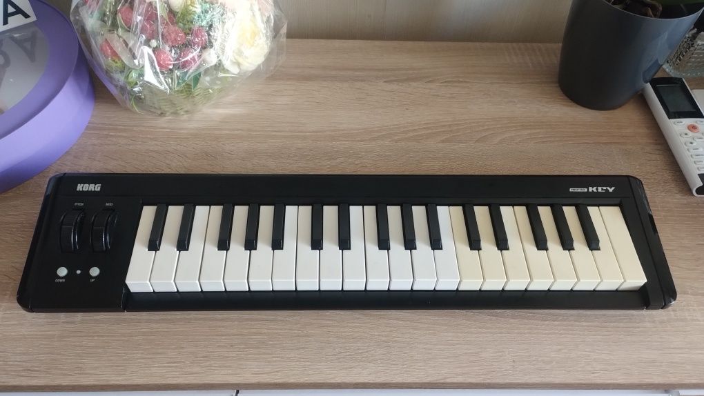 Миди клавиатура Korg 37