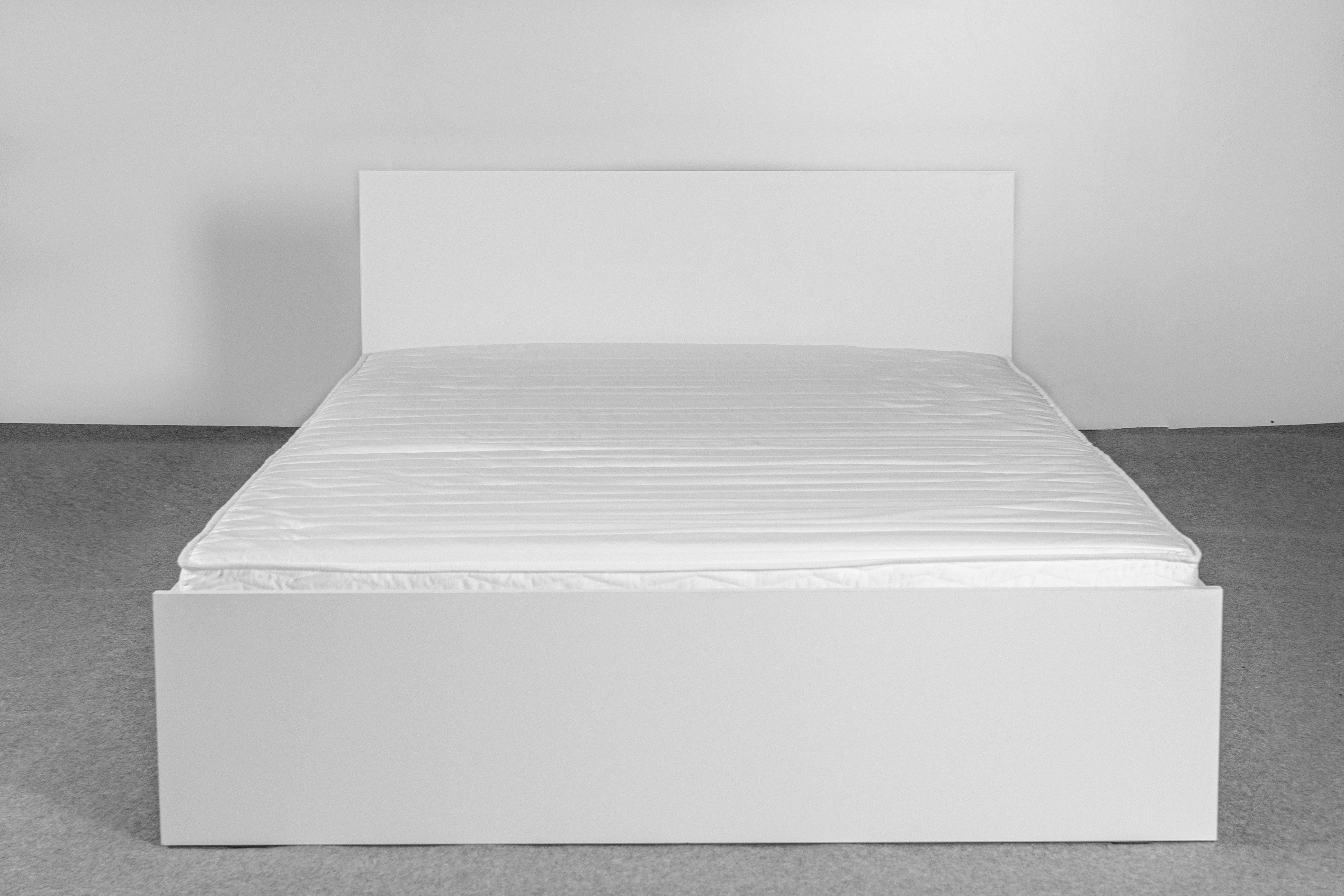 Łóżko ARKTYKA 140x200 z materacem 7-strefowym plus elastyczny stelaż